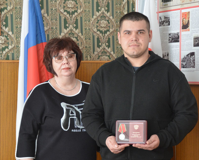 Григорий Клебан награжден медалью Суворова